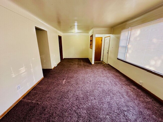 Foto del edificio - 3 Bedroom 1 Bath Section 8 Ready Home For ...