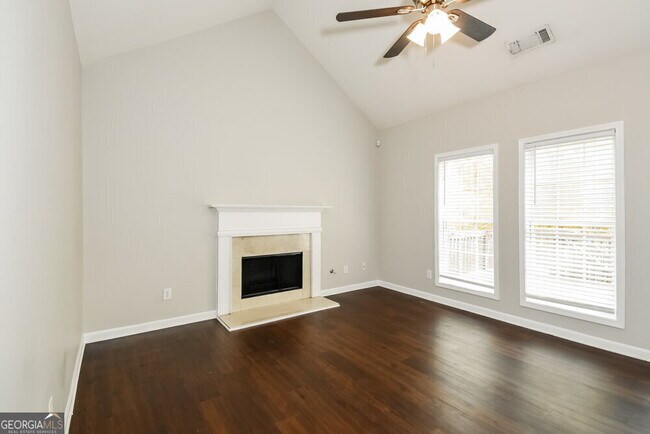 Foto del edificio - 3009 Merrion Park Ln NE