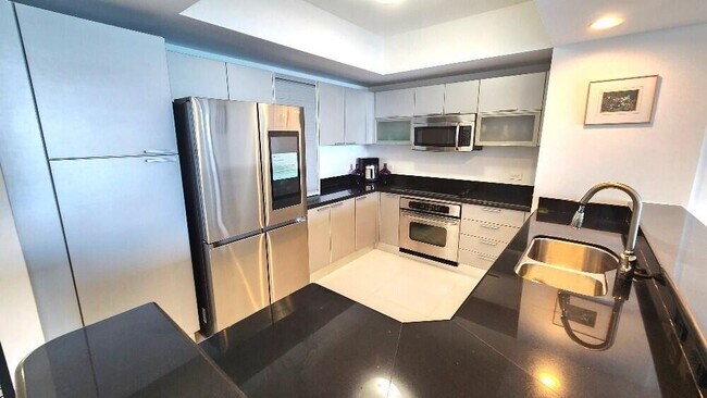 Foto del edificio - 2640 Lake Shore Dr
