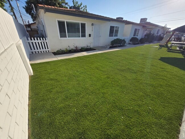 Building Photo - 229 S 36th St