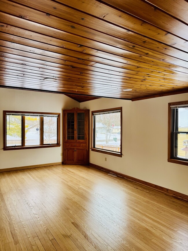 Foto del edificio - 1704 S Berlin Ave