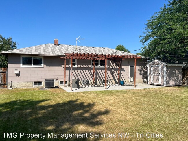 Building Photo - 3 br, 1 bath House - 2014 Newcomer Avenue