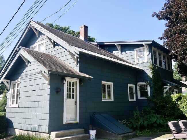 Building Photo - 57 Jackson Ave