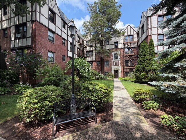 Foto del edificio - 3 Greenridge Ave