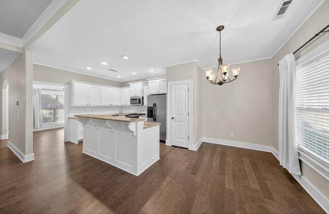 Foto del edificio - Great Home in Qiuet Friendly Neighborhood ...