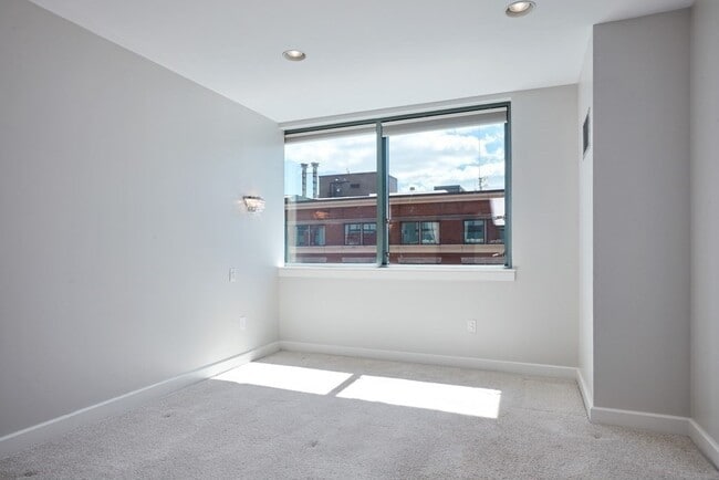 Building Photo - 225 Causeway St