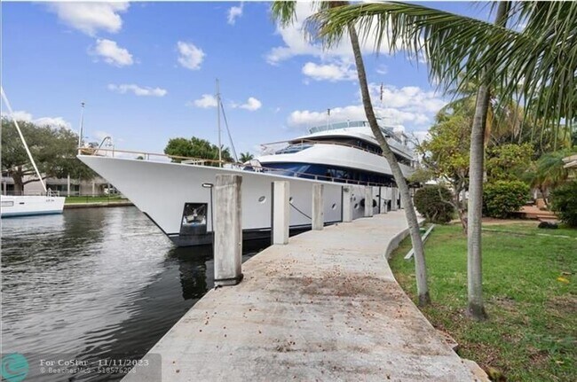 Foto del edificio - 619 1st Key Dr