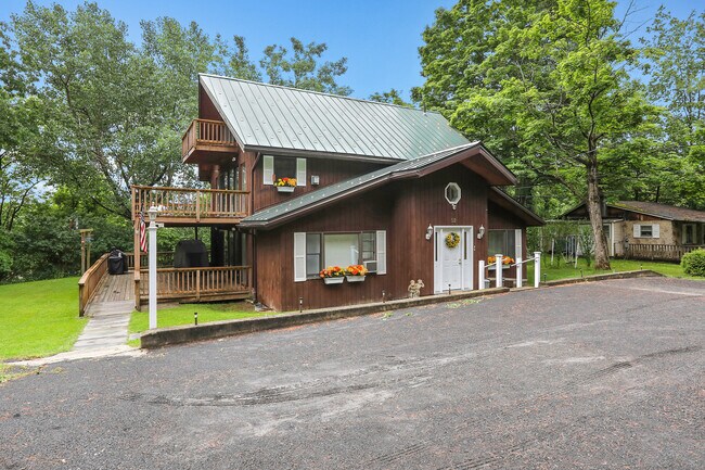 Building Photo - 52 South Dr