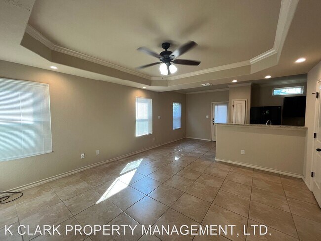 Foto del edificio - 3 br, 2.5 bath House - 7034 LAKEVIEW DR #101