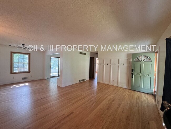 Foto del edificio - 5215 N Wayne Ave