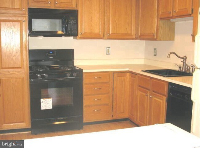 Building Photo - 11021 Folksie Ct
