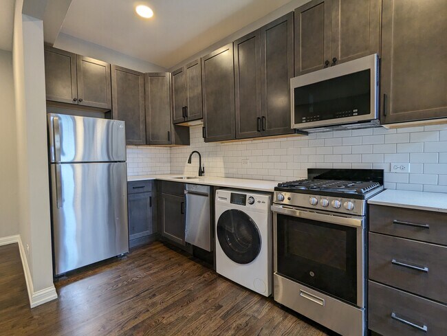 Foto del edificio - 4220 N Sheridan Rd