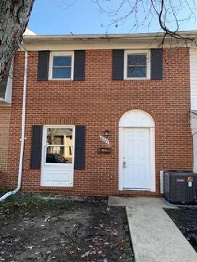 Foto del edificio - 46849 Flower Dr