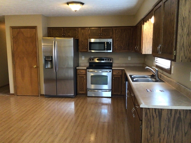 Foto del edificio - 1330 Fairway Ct