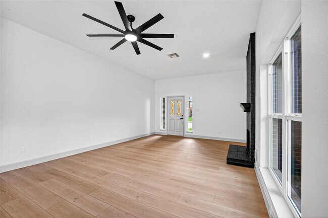 Building Photo - 1522 New Cedars Dr