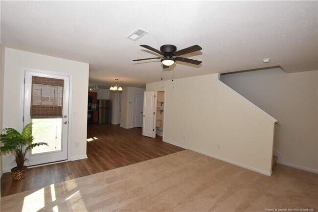 Building Photo - 71 Summerwood Ln