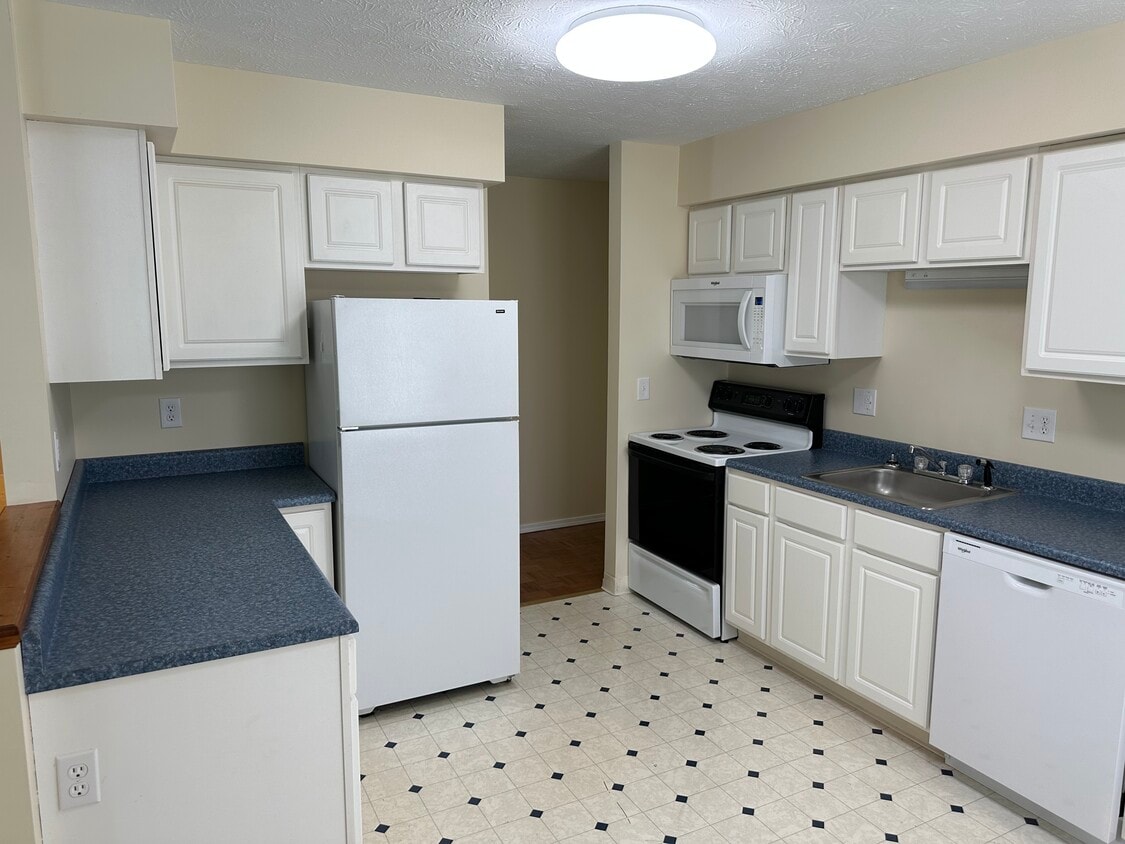 Huge Kitchen - 3506 Kentucky Ave