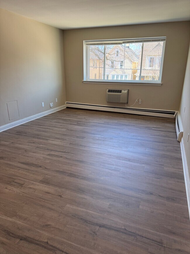 Foto del edificio - 2260 N Summit Ave