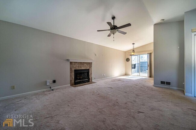 Building Photo - 1195 Riverside Trce