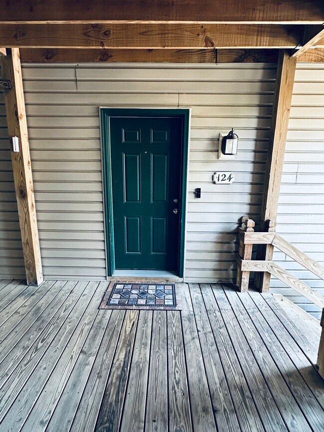 426 Delaware Ave Unit 124, Norfolk, VA 23508 Condo for Rent in