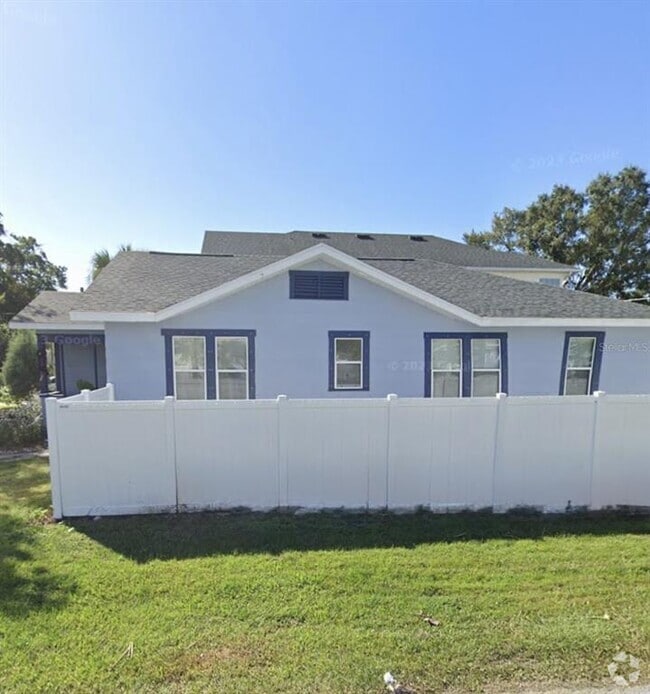 Building Photo - 516 N Bradford Ave
