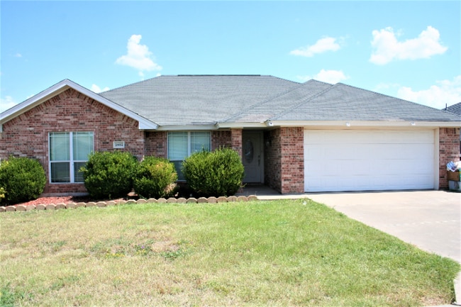 Building Photo - 2805 Selman Dr