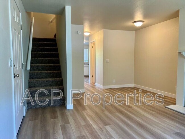 Foto del edificio - 1701 Cowgill Ave
