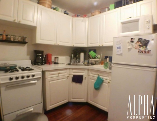 Foto del edificio - 326 E 94th St