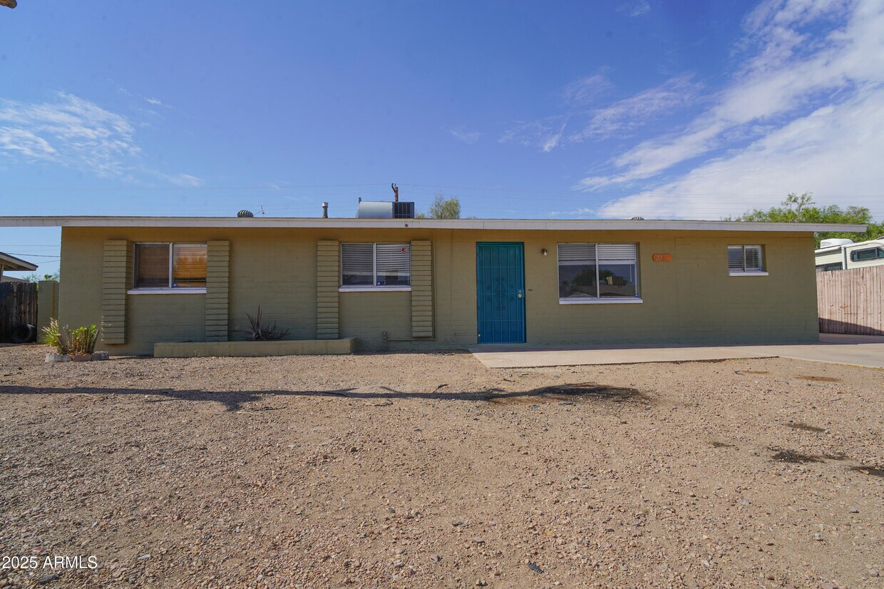 Primary Photo - 2461 W Gregory St