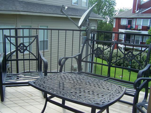 Building Photo - 2116 Tanglewood Blvd