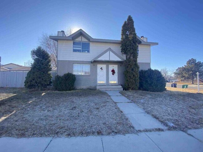 Building Photo - 188 E Julie Anna Dr