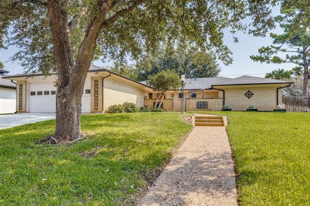 Primary Photo - 1821 E Cedar Elm Dr