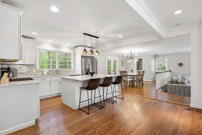 Foto del edificio - 550 High Point Ln