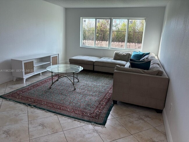 Building Photo - 14830 Naranja Lakes Blvd