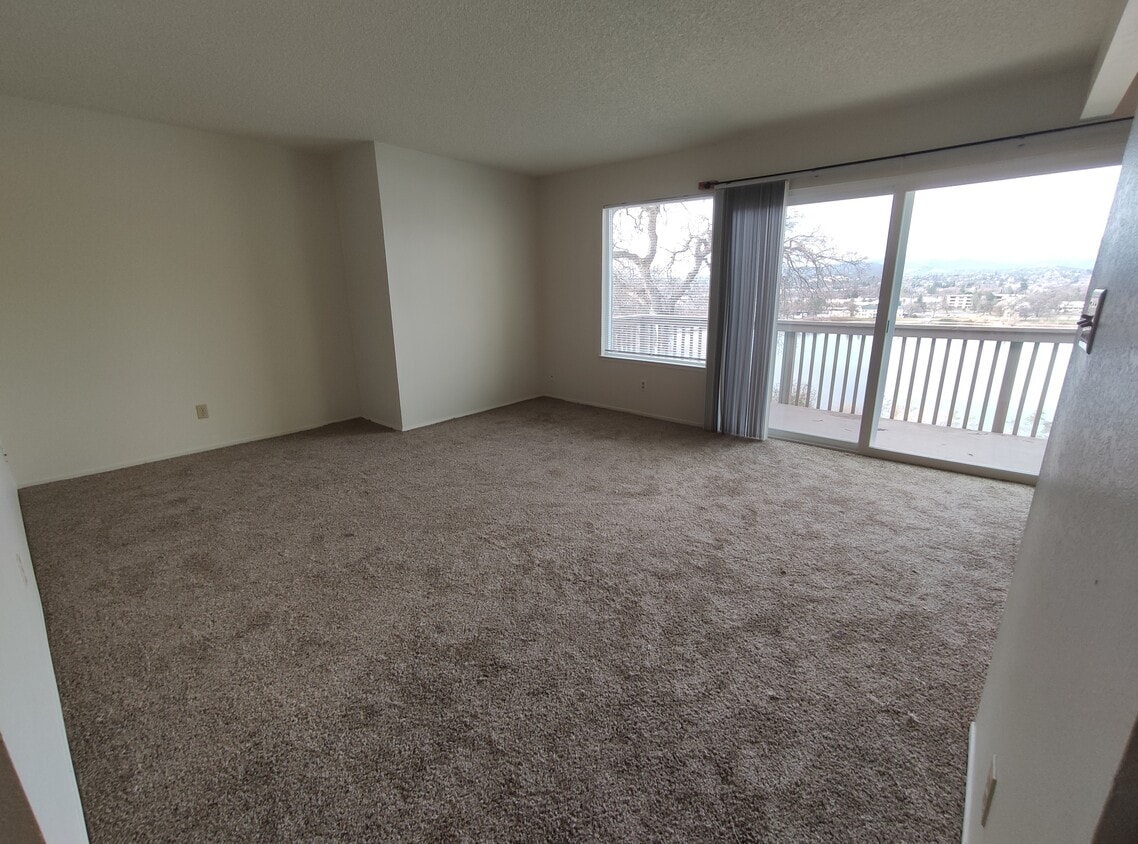 Primary Photo - 2070 Bechelli Ln