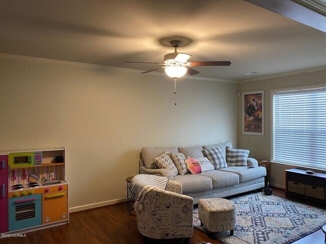 Building Photo - 222 Boyington Dr