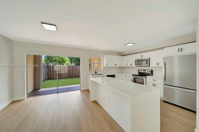 Building Photo - 8769 SW 137th Ave