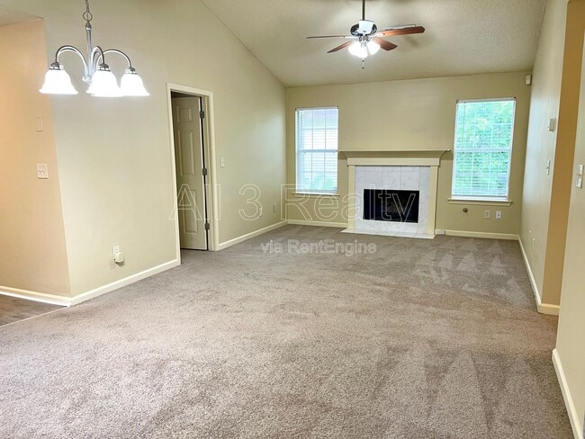 Building Photo - 132 Samanthas Way