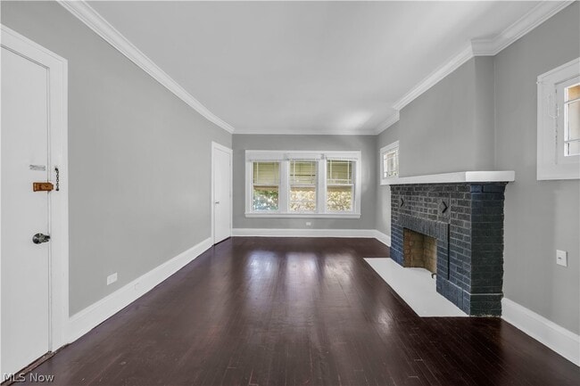 Building Photo - 1353 Phelps Ave