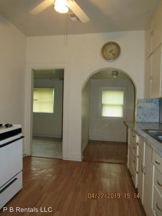 Building Photo - 2 br, 1 bath House - 1004 NW Columbia Ave.