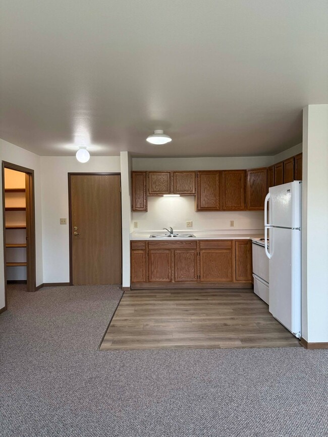 Building Photo - 840 Weinert Rd