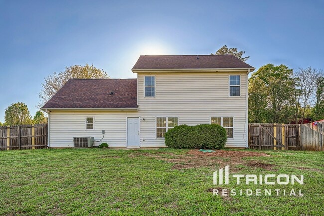 Foto del edificio - 1504 Riverglen Dr