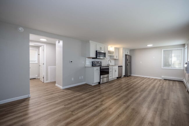 Building Photo - Glenora Gardens