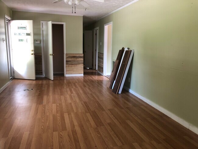 Building Photo - 108 Colyers Loop