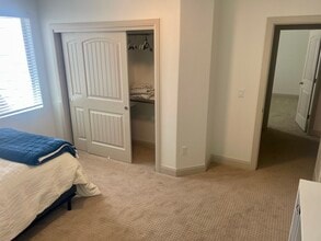 Building Photo - 814 N 1490 E