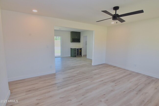 Building Photo - 3310 W Sweetwater Ave
