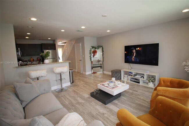 Building Photo - 3045 SW 129th Way  152 Miramar Fl 33027