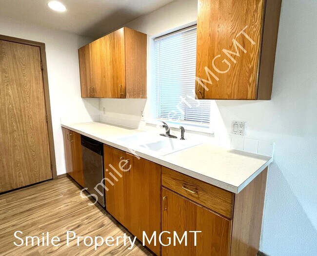 Foto del edificio - A nice house with 3 beds rooms and 2.5 baths.