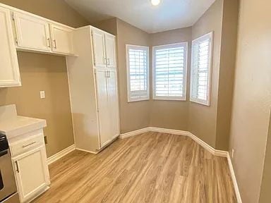 Building Photo - "Charming 2-Bed, 2-Bath Retreat in Prime Santa Ana Location!"