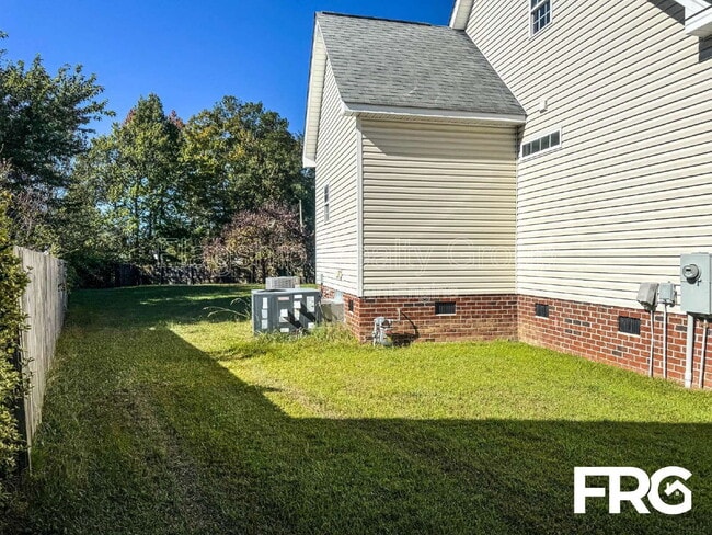 Building Photo - 2426 Pinetops Dr